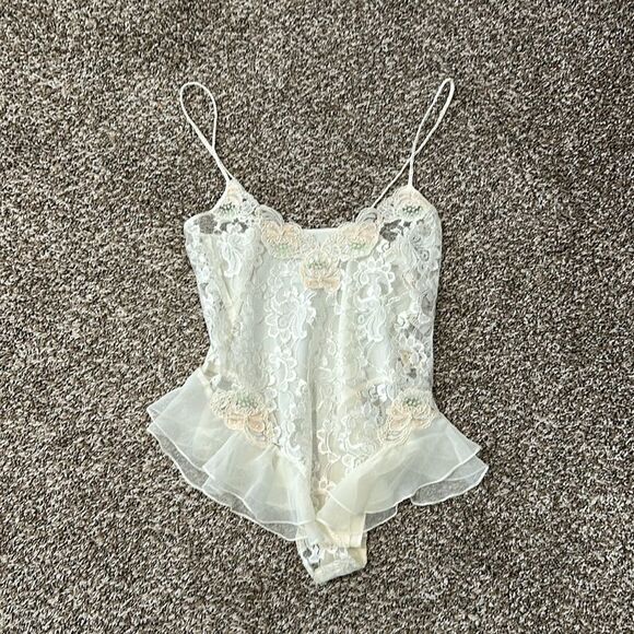 Victoria’s Secret Gold Label Sexy White Wedding Lace Teddy Beads Nightie NWT - Picture 8 of 15
